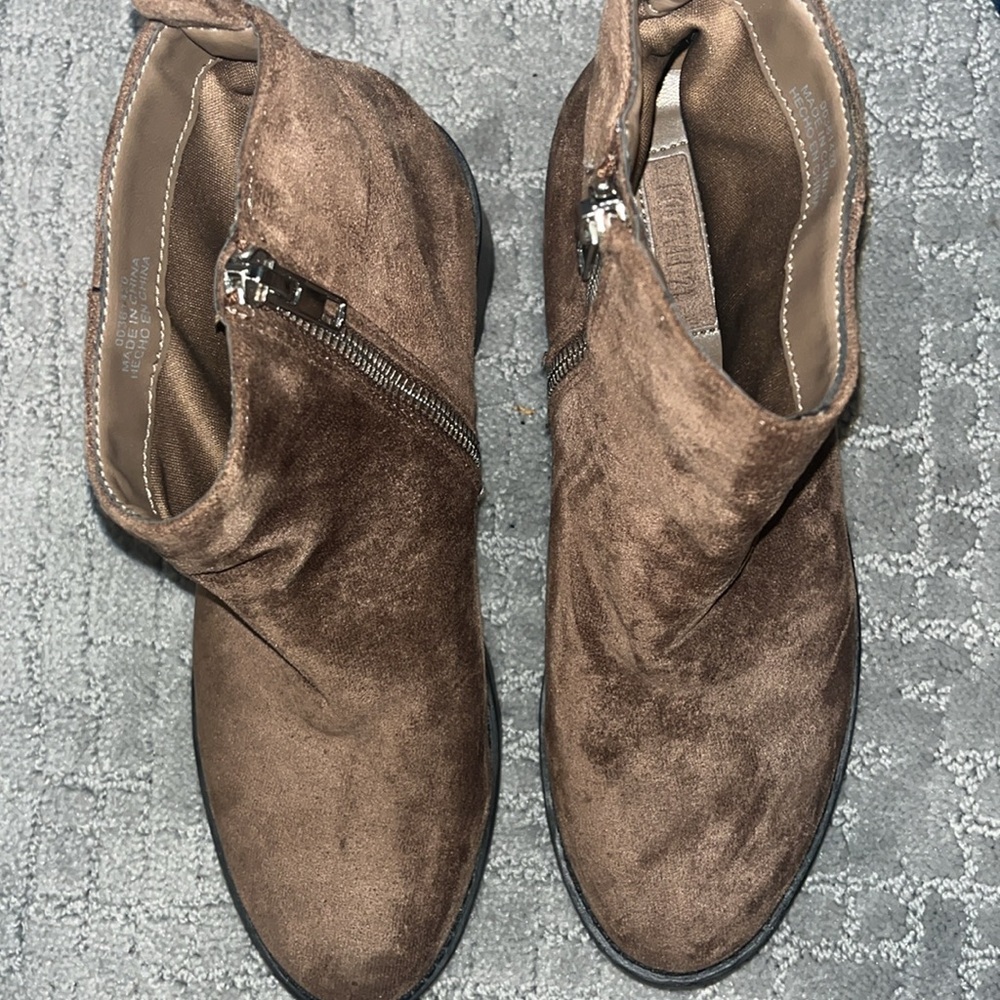 Forever 21 booties - Picture 2 of 3